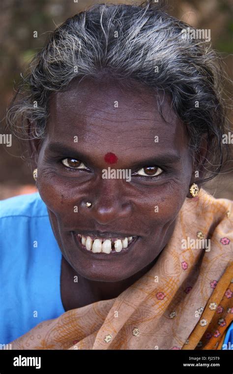 Sri Lankan Woman Beautiful Hi Res Stock Photography And Images Alamy