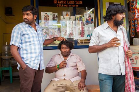 Watch yogi babu timing comedy scenes from super hit tamil movies silukkuvarupatti singam, yenda thalaiyila yenna vekkala. Picture 1086431 | Yogi Babu, Vijay Sethupathi in Aandavan ...