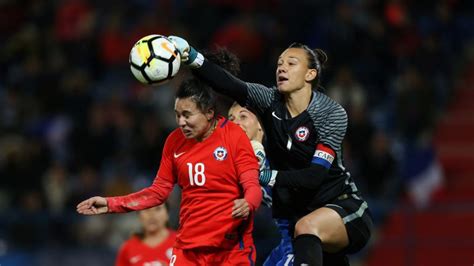 Brasil y chile están empatando a cero en la final de cuadrangular internacional de fútbol femenino. Endler: "Chile no le da importancia que merece a fútbol ...