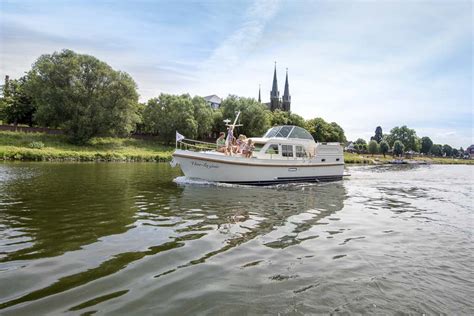 The district is divided into six. Seen und Flüsse in Südholland - Dutch Yacht Rentals