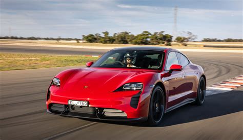 Porsche Taycan Turbo S Establishes First Ev Lap Record At The Bend