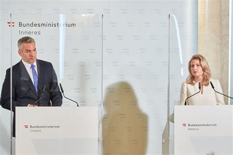 In ihrer oberösterreichischen heimatgemeinde war sie als schulsprecherin in der. Raab: Jede einzelne Gewalttat ist eine zu viel | Dunav.at