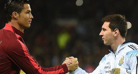 Abrazo entre Cristiano Ronaldo y Lionel Messi que la TV nunca mostró