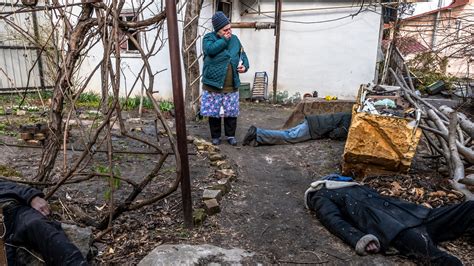 Up Close Ukraine Atrocity Photographs Touch A Global Nerve The New