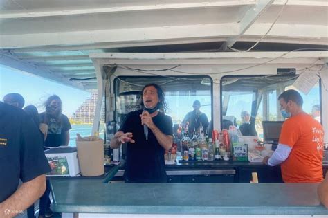 90-Minute Cruise on Biscayne Bay in Miami with Drinks - Klook United States