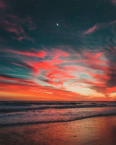 Pin By 𝔄𝔫𝔤𝔢𝔩𝔦𝔠𝔞 On ・αεsтнεтιc Sky Aesthetic Beach Wallpaper Sunset