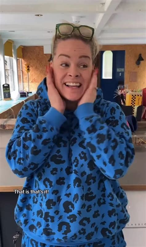 Hollyoaks Icon Breaks Down In Tears As She Films Exit Video After 10 Years On Show Daily Star