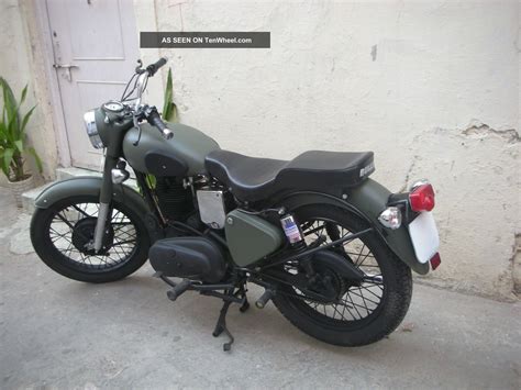 The consistent drop in sales over the past few months has made all the automotive brands anxious to get their position back at the top. Royal Enfield 1970 Model 350cc