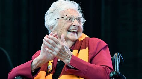 Former Loyola Chicago Star Shares His Favorite Sister Jean Memories