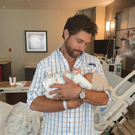Bachelor Star Lauren Bushnell And Chris Lane Welcome First Child Together