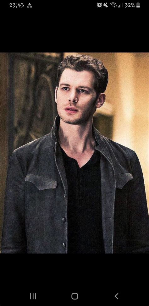 This holiday season, discover the unlikely friendship that launched a legend. Und dann lerne ich ihn kennen. || Klaus Mikaelson - 16 ...