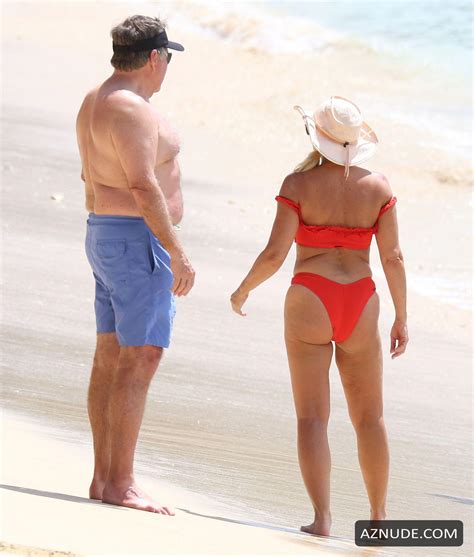 Linda Holliday And Bill Belichick Enjoy A Day At The Beach Free