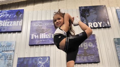 4 Year Old Kynzee Bryans Advanced Cheer Moves Stuns Millions Online