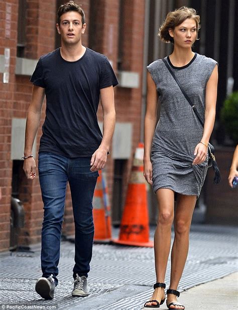 6ft1 Model Karlie Kloss Finds A Man Who Matches Up To Her At Last In