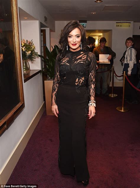Nancy Dellolio Dons Sheer Gown At London Gala Daily Mail Online