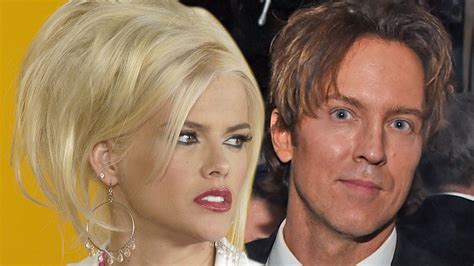 Anna Nicole Smiths Ex Larry Birkhead Pissed About Biopic