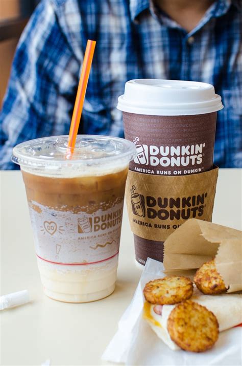 All opinions and ideas are my own. Dunkin' Donuts Salted Caramel Macchiato | The Flavor Bender