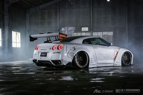 Liberty Walk Nissan R35 Gtr With Fi Exhaust Liberty Walk N Flickr