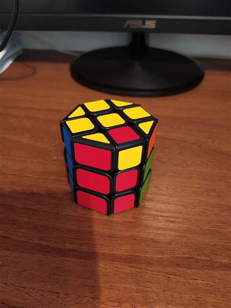 This puzzle is quite similar to the rubik's revnge only it has 6 parts per edge. Does anyone know this cubes name? I can't solve it and can ...