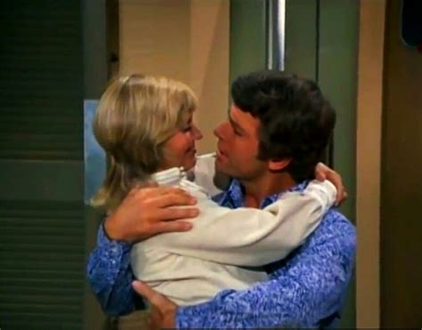 Mike And Carol Brady On Their Anniversary 💘 70s Tv Shows The Brady