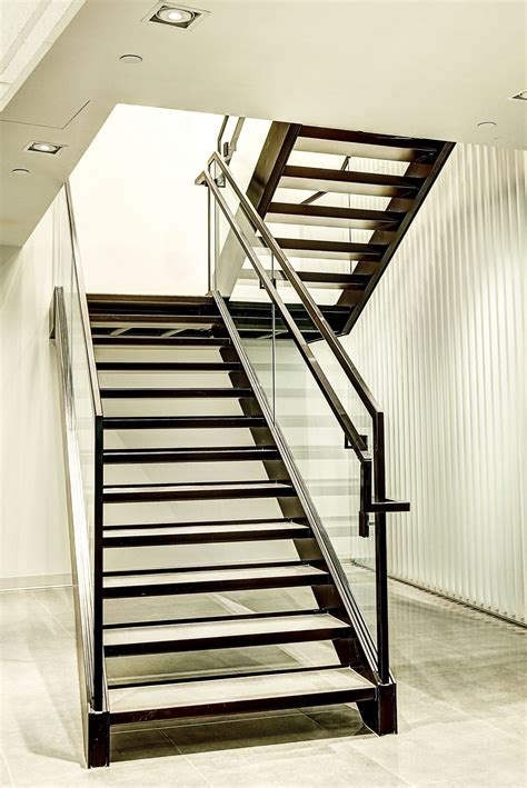 Majestik Stairs Double Stringer Battig Design