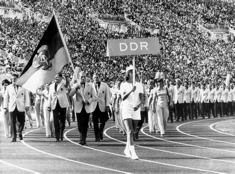Bild zu Olympia 1972 DDR Touristen bei den Spielen in München Bild