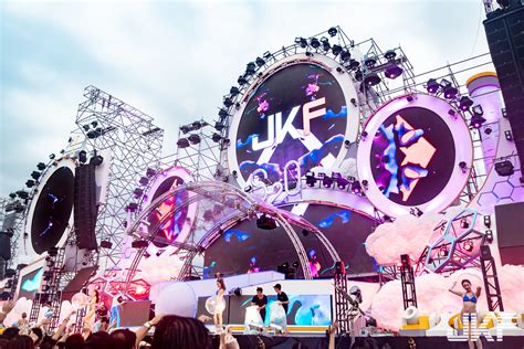 S2o X Jkf Worlds Largest Songkran Music Festivalhundreds Of Jkf Girls