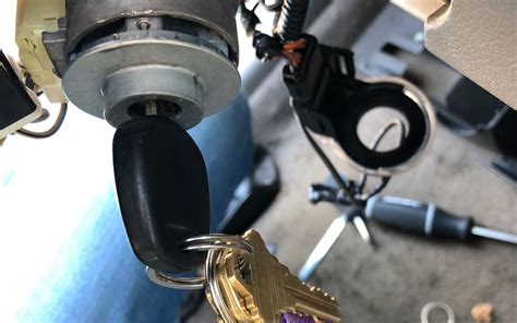 With the latest car models having complicated security systems, it is difficult to understand where the. Automotive Locksmith Near Me | Tarzana Lock and Safe