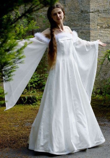 Im mittelalter war es üblich, dass frauen von niedrigerem stand ein schwarzes sonntagskleid zur hochzeit trugen. Brautkleid Hochzeitskleid mittelalter Brautgewand von ...