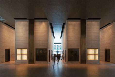 Seagram Building By Ludwig Mies Van Der Rohe Mies First Attempt At