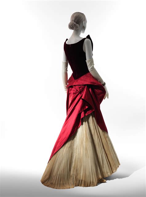 Charles James Beyond Fashion A Grand Look Inside The Costume