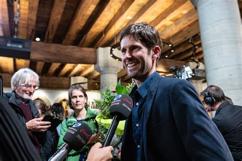 Bis zur abstimmung zieht er sich deshalb aus der öffentlichkeit. Das Seeland hat einen Grünen Nationalrat! - Grüne Seeland