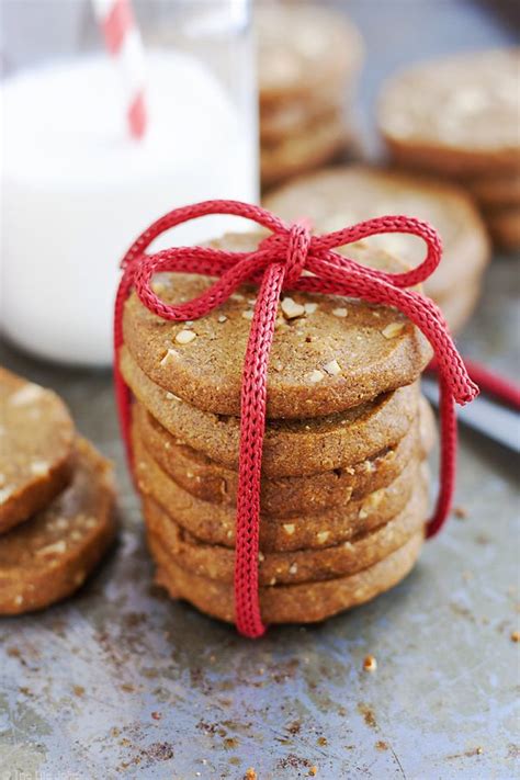 I have always loved their nice, round and golden. These Ginger Almond Cookies are such easy Christmas ...