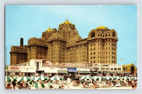 Postcard New Jersey Atlantic City Nj Hotel Traymore Beach 1960s