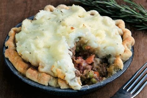 19 cozy shepherd's pie recipes your dinner rotation is missing. Shepherd's Pie | Bakepedia
