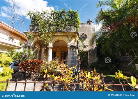 Ancient Spanish Colonial Architecture Villa In Old Havana Immersed In