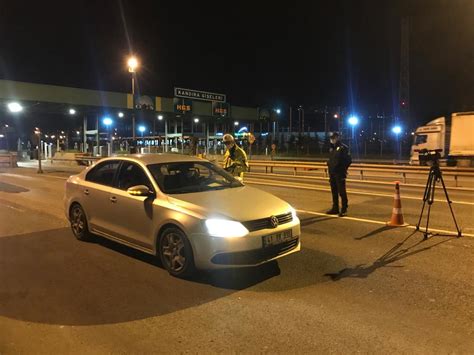 Seyahat izin belgesi olmadan seyahat eden yolcular için idari para cezası yaptırımı bulunmaktadır. Seyahat kısıtlaması başladı; izin belgesi olmayanlara ceza ...