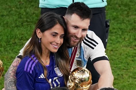 Lionel Messis Wife Antonella Roccuzzo Celebrates His Fifa World Cup