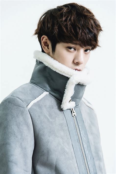 150430 sun4finger smoke on the water. Jung Joon Young is ready for winter with Siero's F/W ...