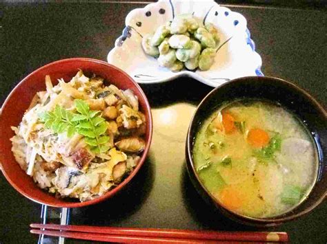 To give the dish even more of an island vibe, fry the rice in coconut oil. Recipes for Tom: Japanese Food 101