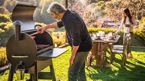 Grills, parts and accessories for weber, broil king, napoleon, big green egg, primo, traeger, dcs, saber & more. Best barbecue 2020: the best grills, BBQs and smokers in a ...
