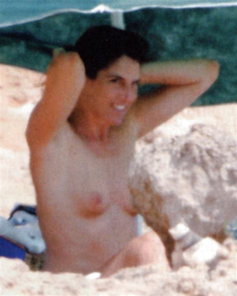 Sveva Sagramola Italian Journalist Naked On The Seaside Xxx Porn Album