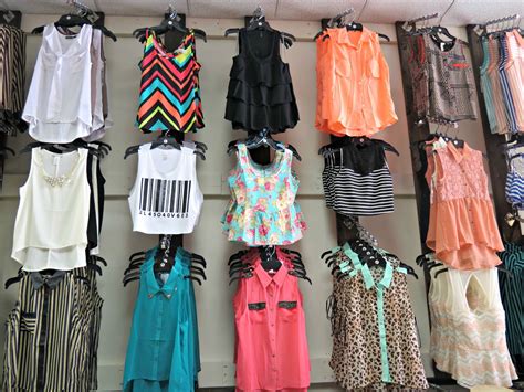 The Santee Alley: Women's Clothing Store Forever Fashion Opens in Santee Alley