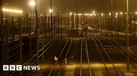 Eurotunnel Services Suspended After Intrusion Bbc News