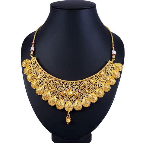 Buy Sukkhi Women Alloy Gold Plated Kundan Choker Necklace Set Size 16 Online Get 73 Off