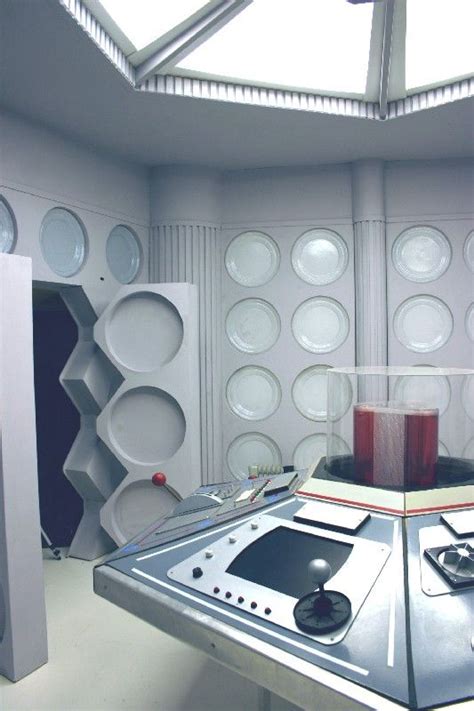 A Clever Whovian Built A Classic Doctor Who Tardis Console Room At