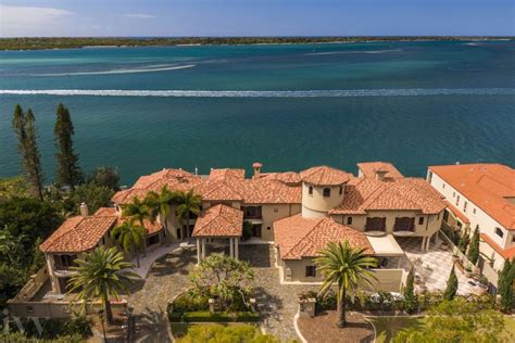 Sovereign Islands Waterfront Mansion On The Gold Coast Sells For 1418m