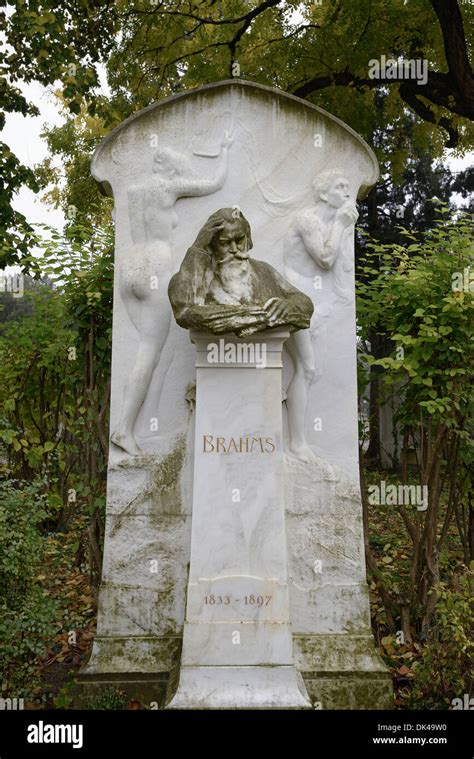 Grave Of Johannes Brahms Composer Zentralfriedhof Central Stock
