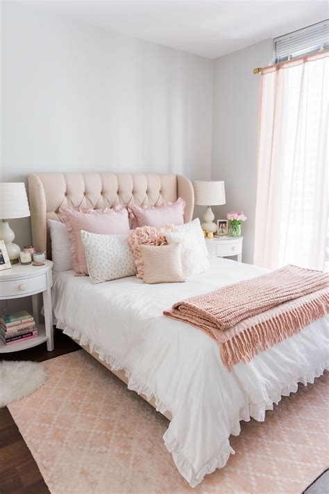 It's time to purge…especially since this bedroom is small, it looks junky really fast! Pink And White Bedroom | Pink bedroom decor, Pink master ...