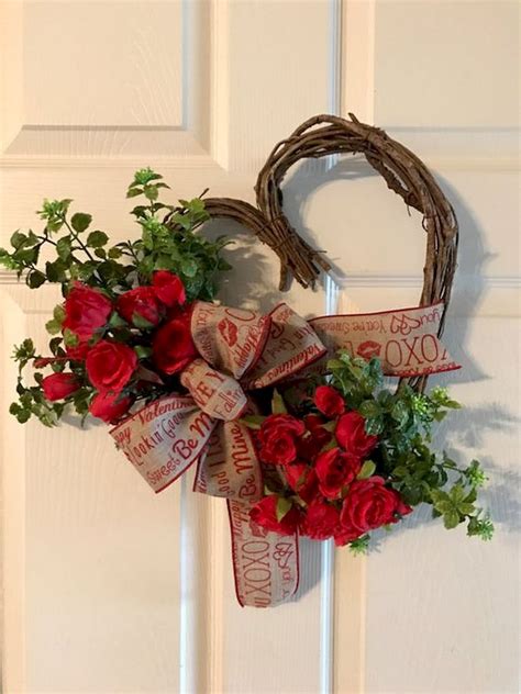 25 Beautiful Valentines Wreath Ideas 11 Valentine Wreath Diy